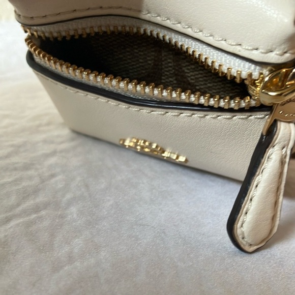 Coach: Brown & Cream Mini Backpack Bag Charm/Keychain - Picture 13 of 16
